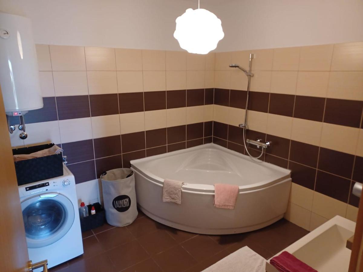 Lara Apartment Solin Cameră foto